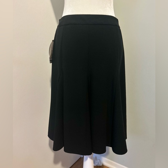 Emma James Woman’s Petite Stretch Black Flare Skirt,Size 6P - Picture 3 of 9